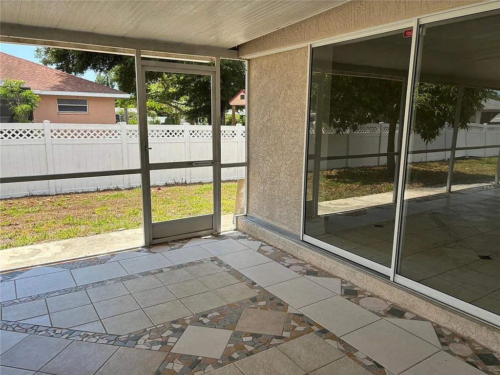 3 bed, 2.0 bath, 1840 sqft, $2,500 — Photo 4