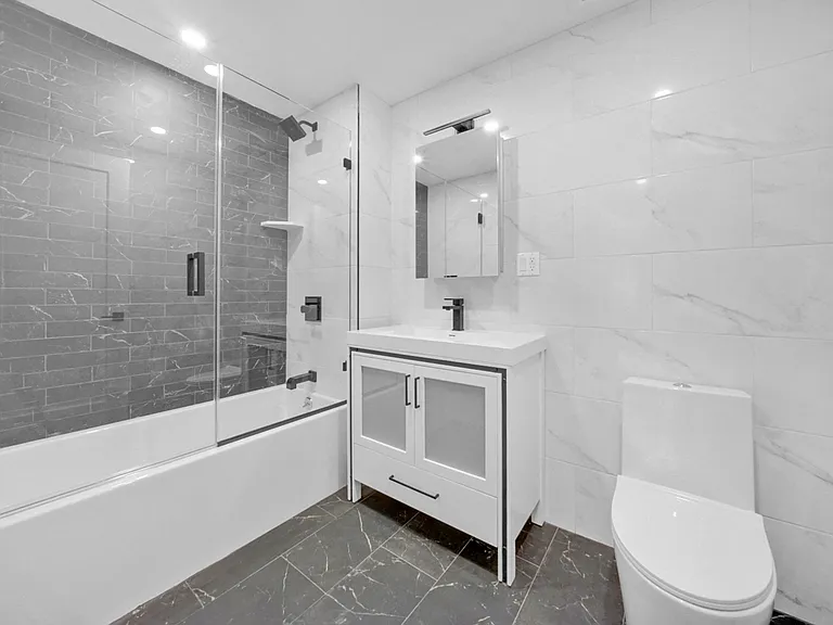 113 Clinton Ave #1R — Photo 3