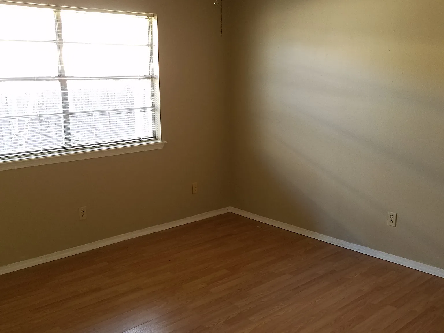 2 bed, 1080 sqft, $865 — Photo 4