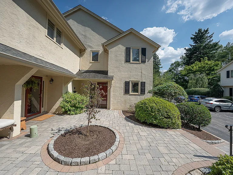 116 Montrose Ave #H — Photo 41