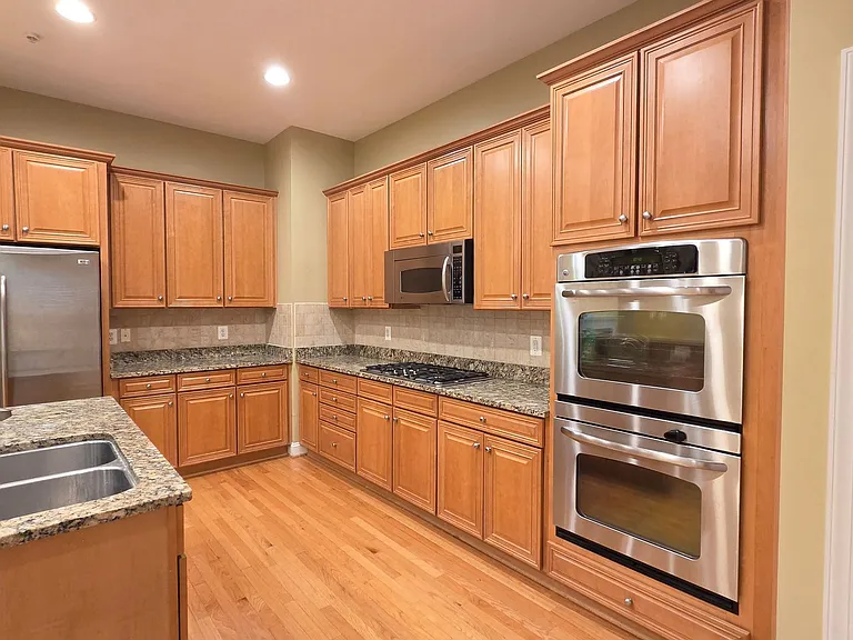 3547 Goddard Way — Photo 16