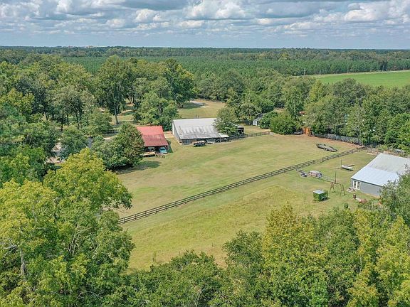 3rd image of 831 Jennys Rd