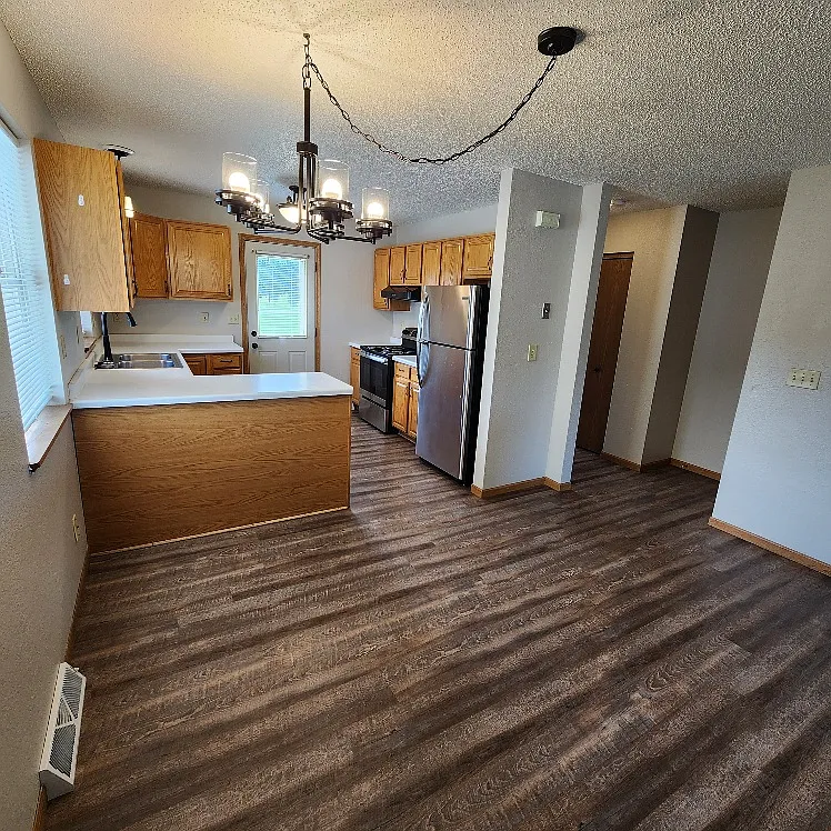 3 bed, 2.0 bath, 1200 sqft, $1,625 — Photo 4