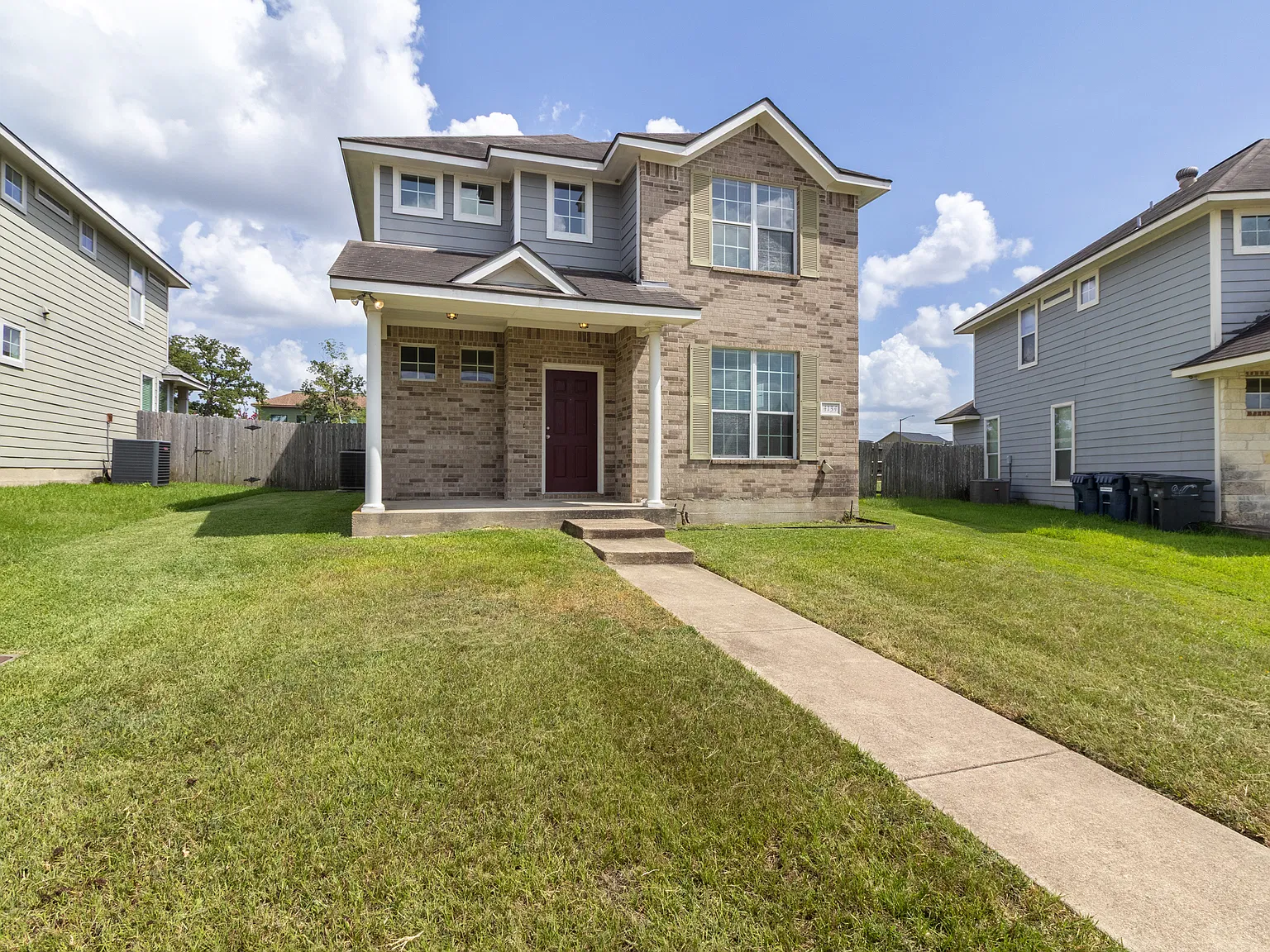 4 bed, 1710 sqft, $2,400 — Photo 1