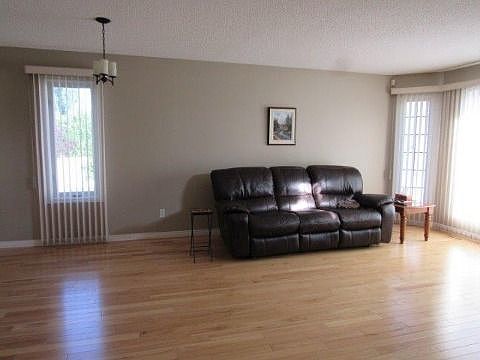 3rd image of 6 Olympia Ct