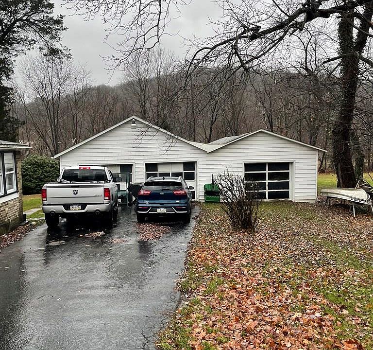 109 Oak St, Hollsopple, PA 15935 Zillow