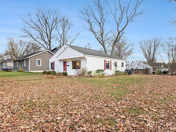 4th image of 810 Barton Dr