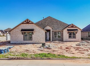 216 Johnson St, Granbury, TX 76048