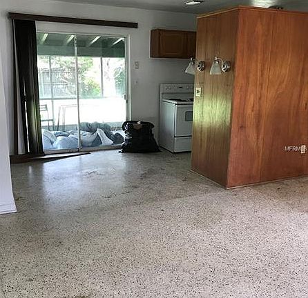 3rd image of 1439 W Wellington Dr