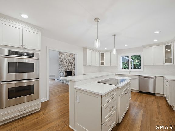 3rd image of 21 Deepwood Road