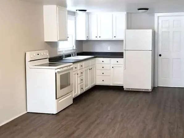 150 W Main St APT 2, Hart, MI 49420