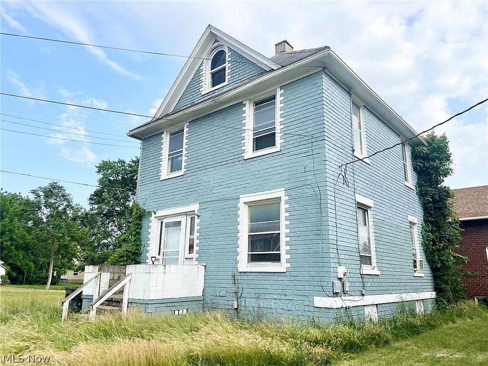 1st image of 1720 5th St SE