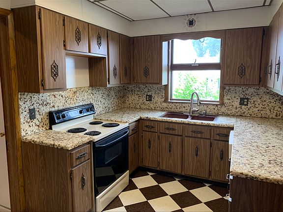 3rd image of 172 Saint Mary St #2