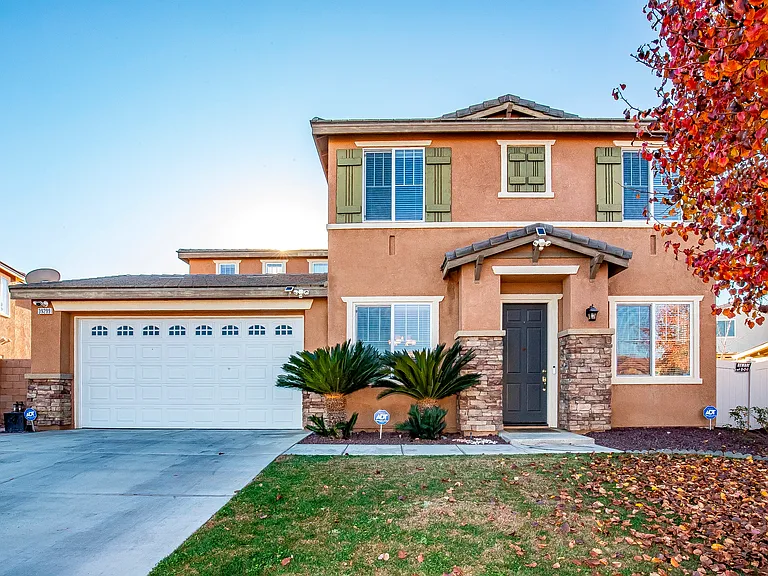 39299 Gainsborough Dr — Photo 1