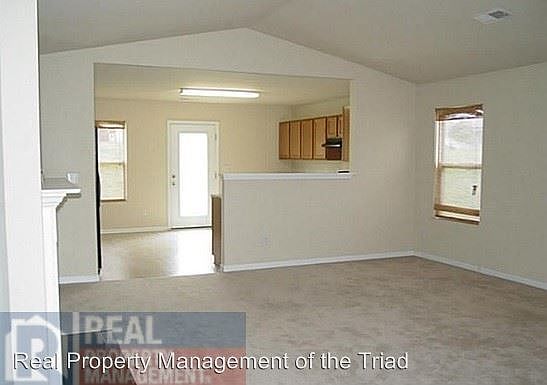 3rd image of 3949 Heather View Ln