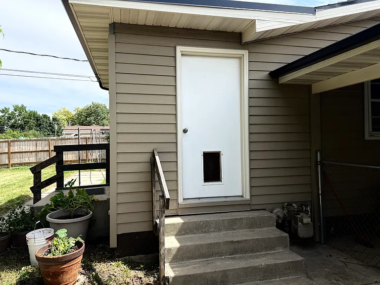 2408 Judy Ave — Photo 18