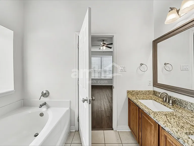 2204 Perkins Crossing Dr — Photo 10
