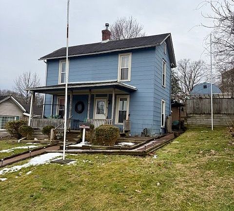 2nd image of 20 Maple St