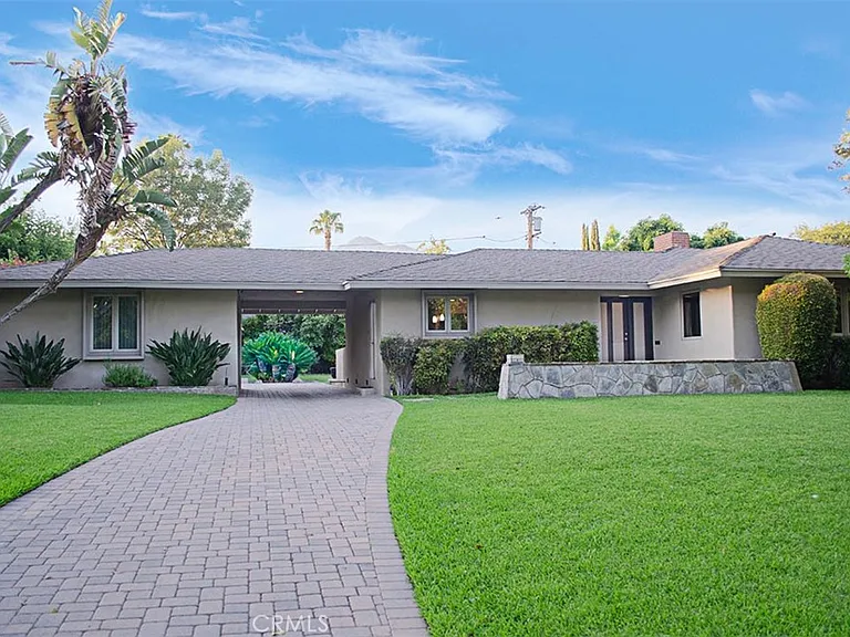 3655 Yorkshire Rd — Photo 2