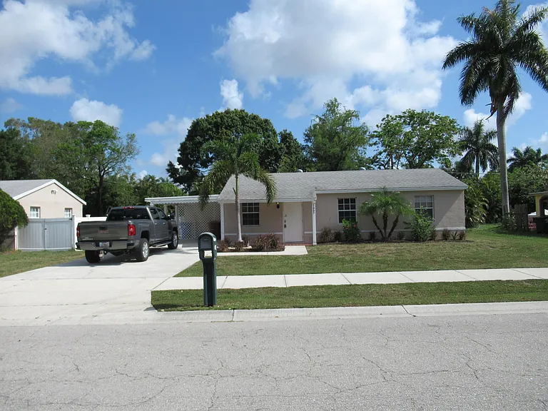 1665 Moreno Ave — Photo 1