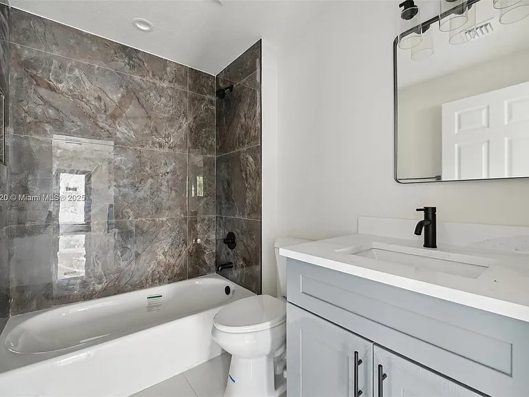 10340 NW 29th Ave #10340 — Photo 9