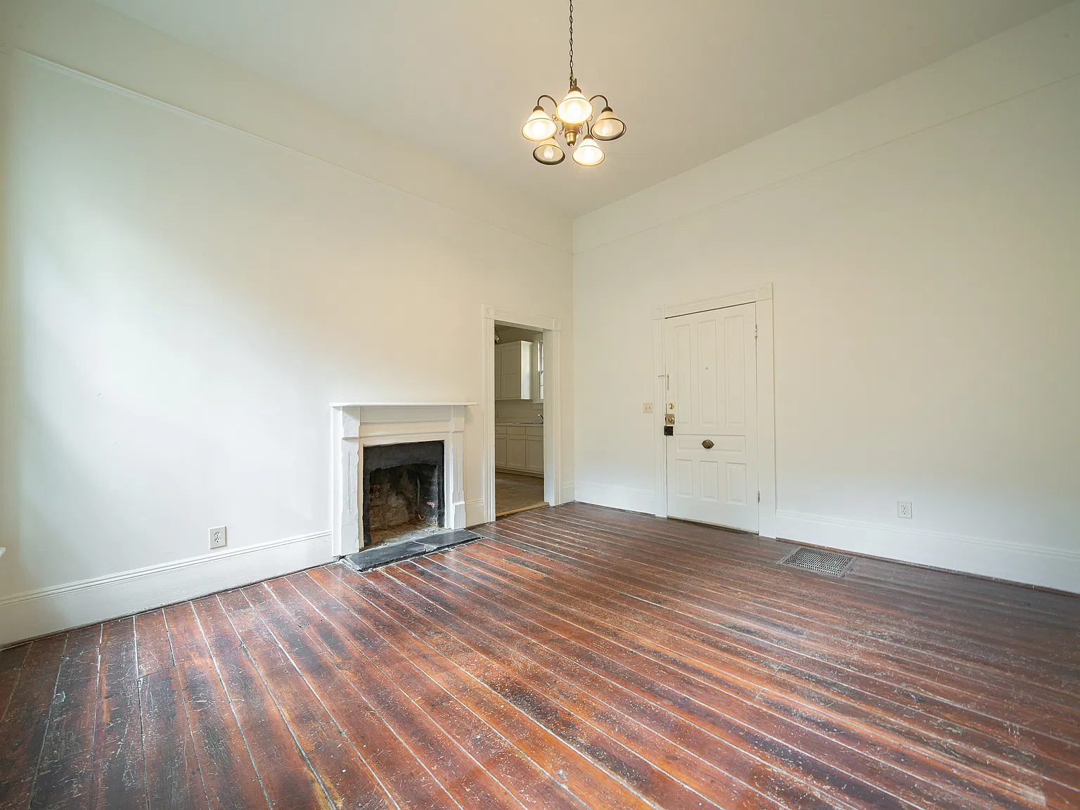 106 7th Street - B — Photo 2