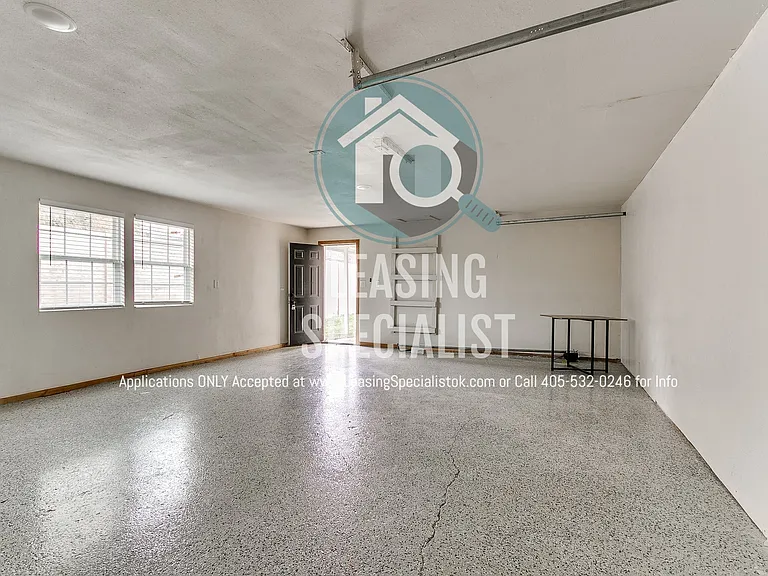 303 E Frank St — Photo 53