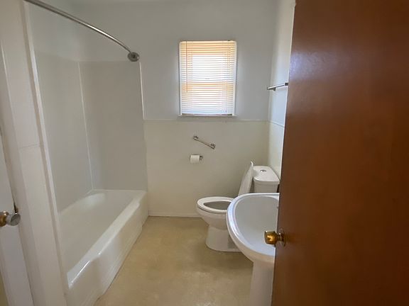 3rd image of 203 Highland Dr