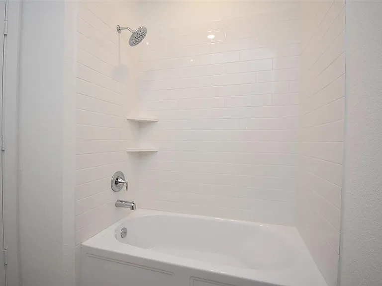 6303 Golden Seaton Dr — Photo 30