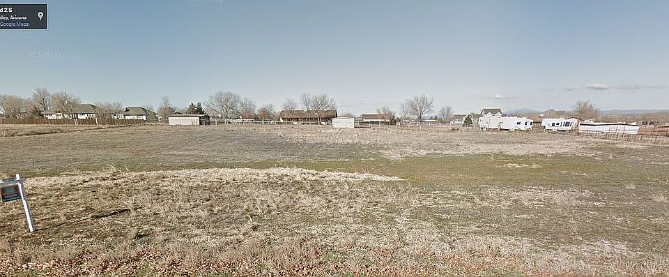 1st image of 920 E Road 2 N