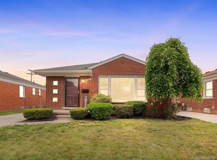 21207 Sunnydale St, Saint Clair Shores, MI 48081