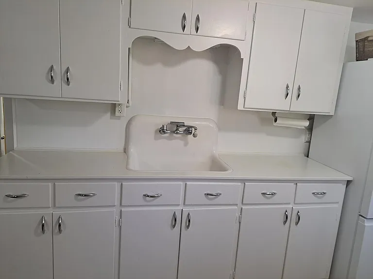 Lots of storage in kitchen.
