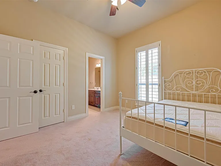 5422 Linden Rose Ln — Photo 30