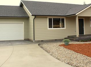 1372 Sunset Ln, Sutherlin, OR 97479