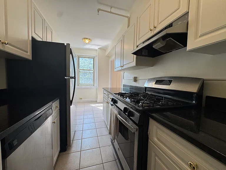 1450-1454 Beacon St #402 — Photo 4