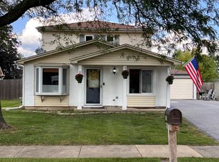 835 Bloomfield Ln, Aurora, IL 60504