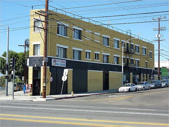 3rd image of 2195 Whittier Blvd