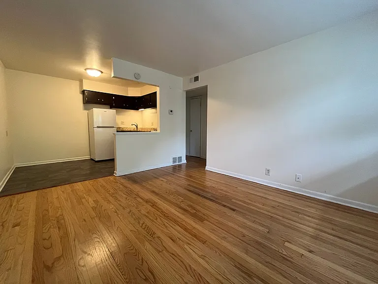 3020 W Fardale Ave — Photo 13
