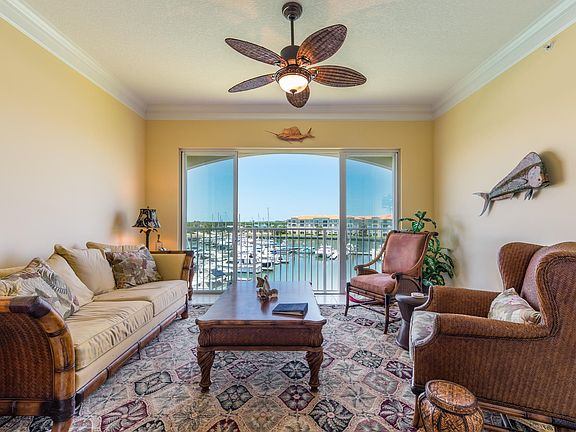3rd image of 14 Harbour Isle Drive W #Ph05