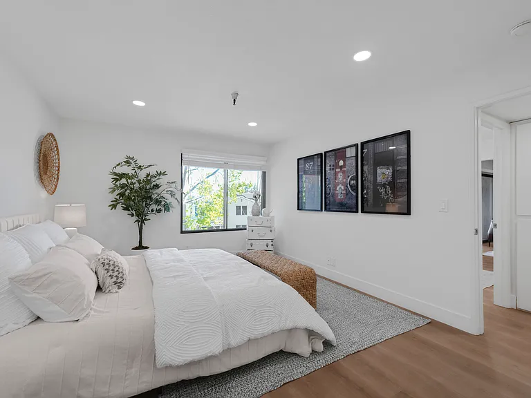 2111 Latham St #307 — Photo 52