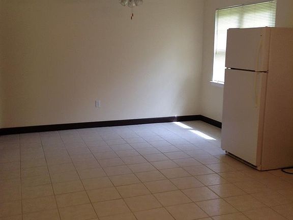 5th image of 45 Kandlewood Dr