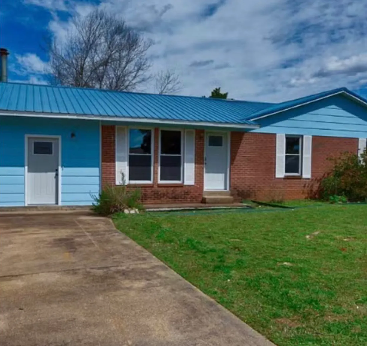 3 bed, 1430 sqft, $1,700 — Photo 1