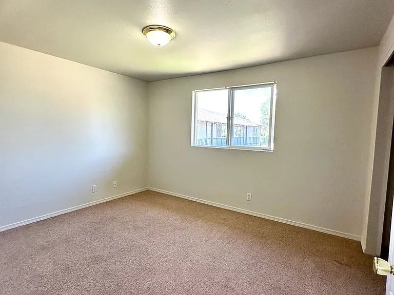 1618 SW Lava Ave — Photo 13