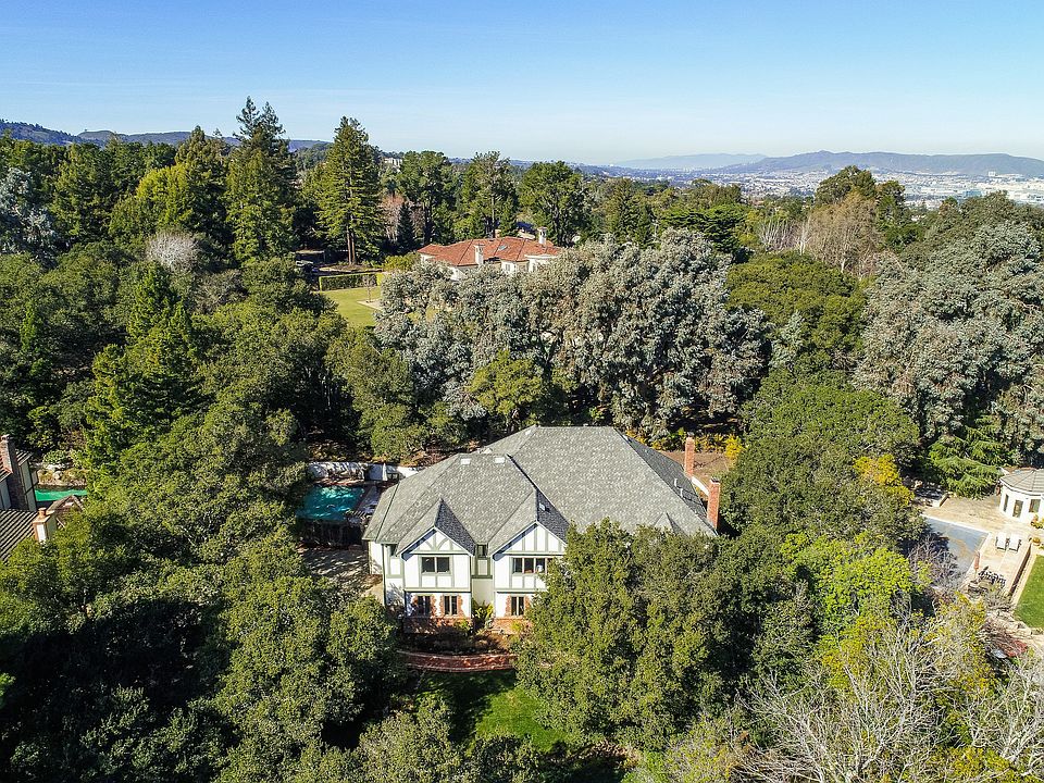 1st image of 2825 Churchill Dr