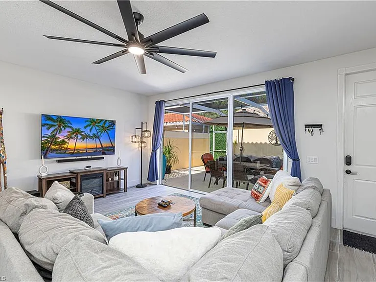 28572 Alessandria Cir SW — Photo 4