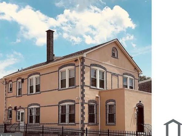 101 E 28th St APT 2