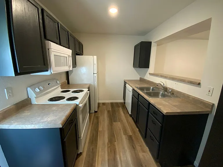 3602 Zinnia Dr — Photo 7