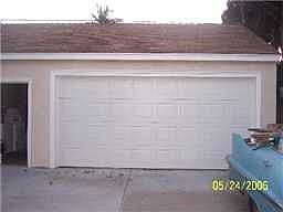 GARAGE W/BONUS ROOM