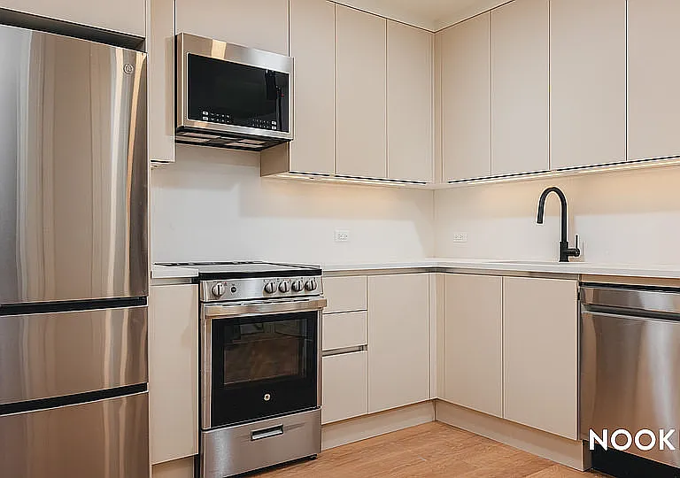 130 Hope St #425 — Photo 3