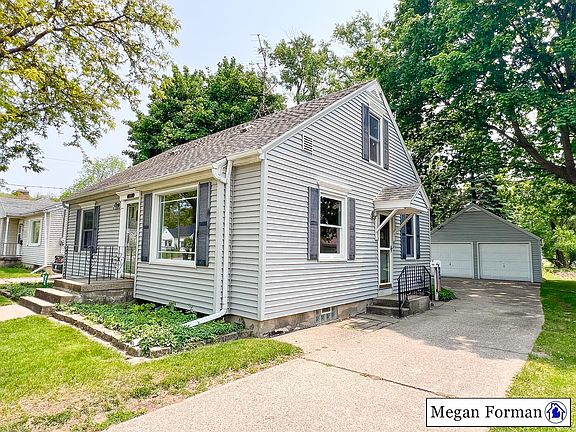 3rd image of 426 Mae Thy St SE